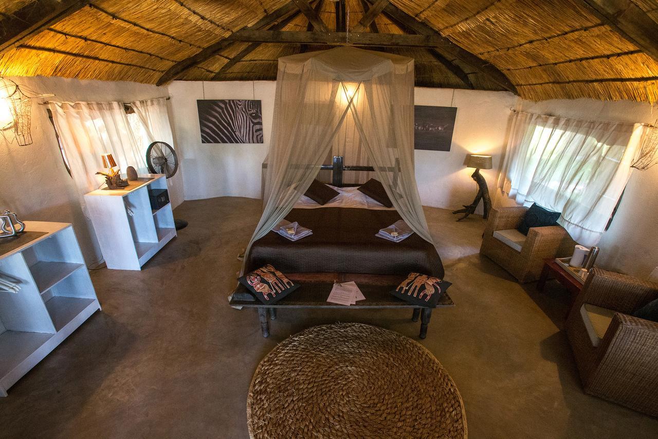 Track And Trail River Camp Kakumbi Extérieur photo