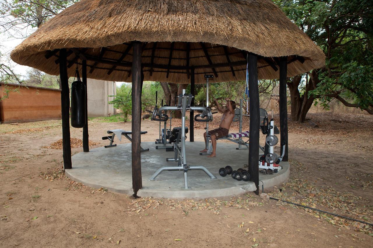 Track And Trail River Camp Kakumbi Extérieur photo